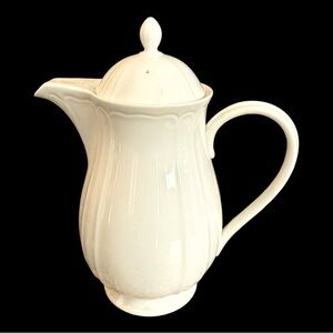 Lenox White Sands Pitcher/ Tea pot